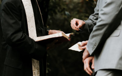 6 Things Your Wedding Officiant Will Want to Know